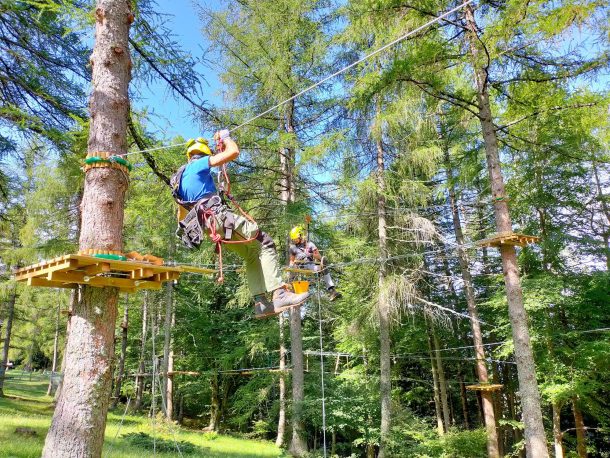 Team italiana parchi realizza una zipline