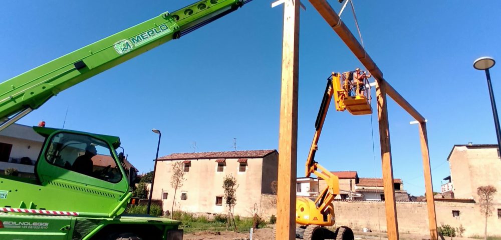 Fissaggio strutture portanti senza parti metalliche – Parco avventura Cesa