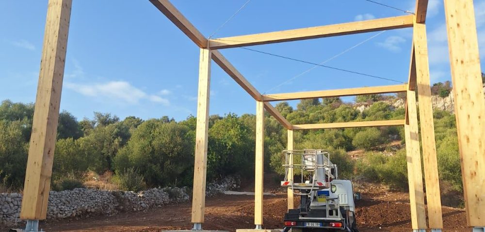Montaggio torri senza parti metalliche visibili – Parco avventura privato Modica