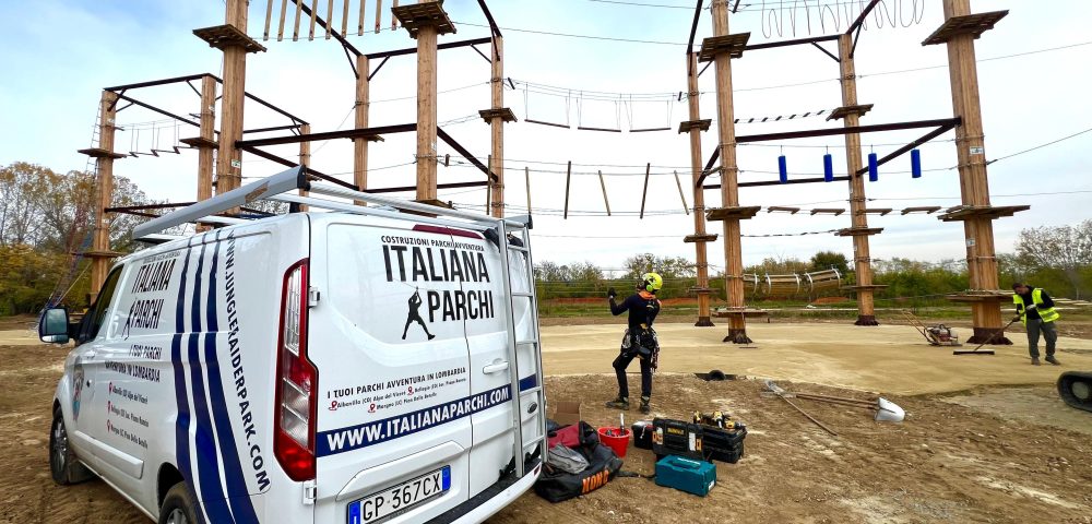 Percorsi acrobatici e piattaforme sospese in legno e acciaio – Parco avventura artificiale Orbassano