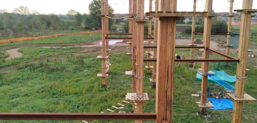 Parco avventura artificiale ultimato – Tecnologia, sicurezza e divertimento a Orbassano